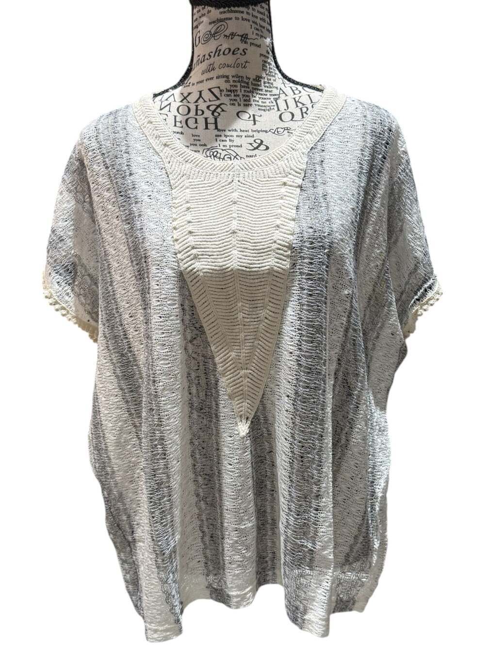 Fraiche by J Gray & Ivory Open Knit Poncho Top – Size Small | NWOT